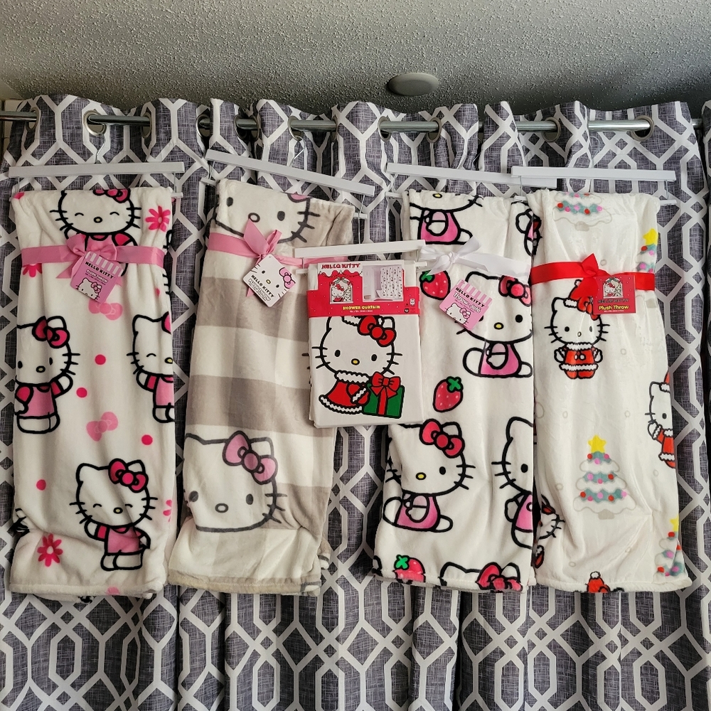 Hello Kitty Blanket Bundle